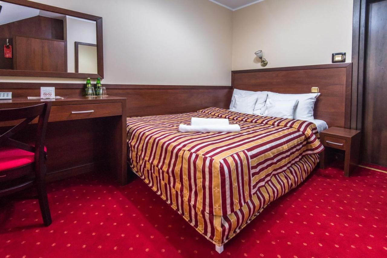 Hotel Poniatowski Радом Экстерьер фото